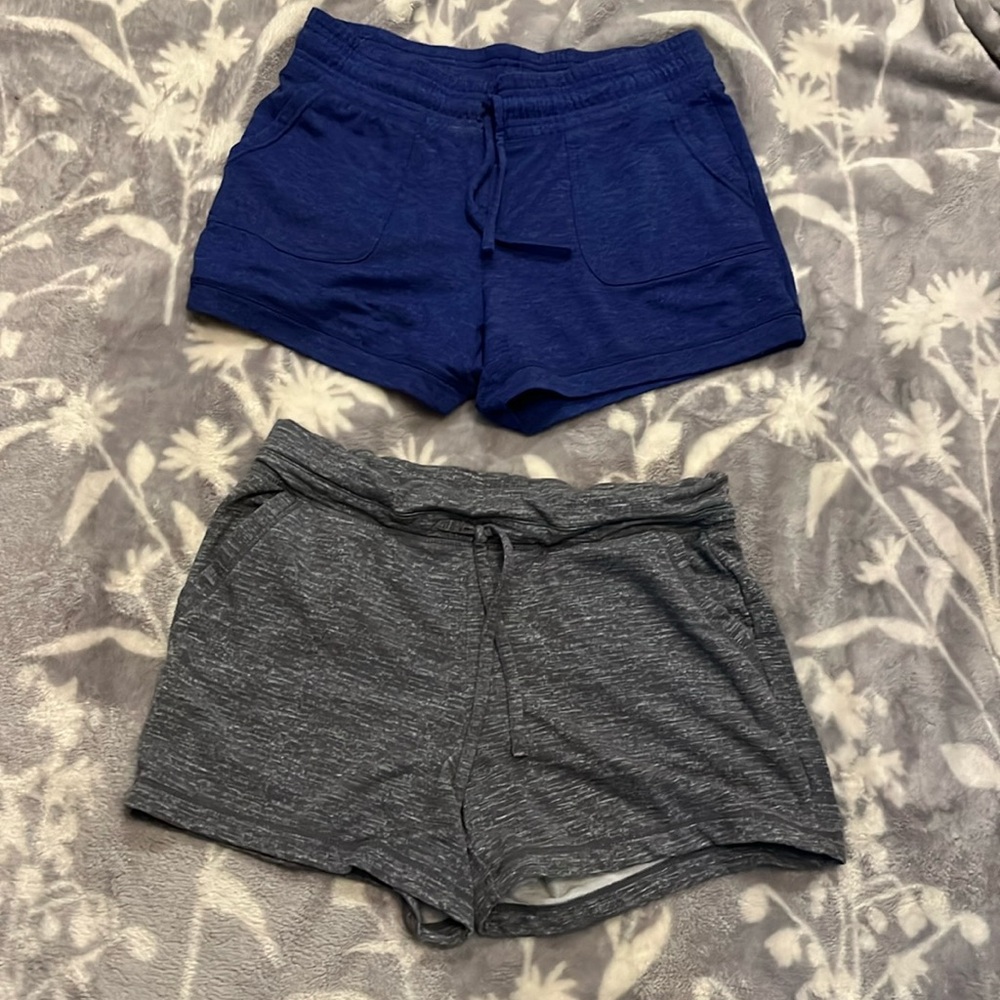 32 degrees heat Shorts Bundle - 2 sweatshirt material/adjustable waist Sz S